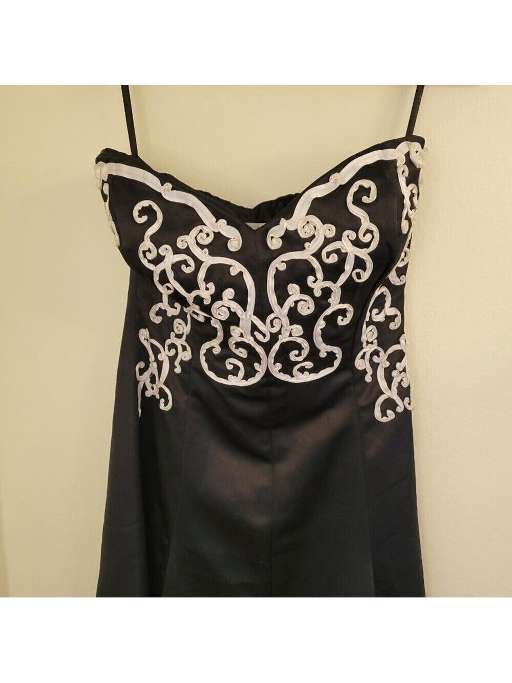 White House Black Market Black Strapless Dress Ribbon Detail Women's Size 0 - Picture 2 of 10